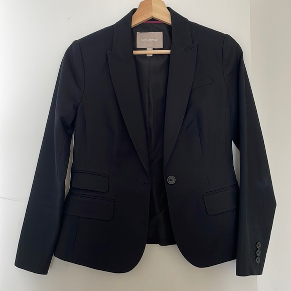 Banana Republic Jackets & Blazers - Banana Republic black blazer suit jacket